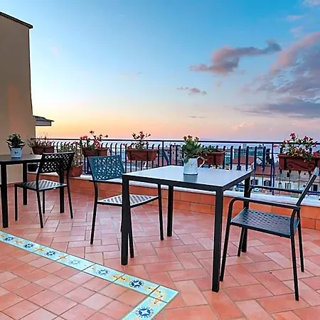 Vista Mare Couette-café 4*